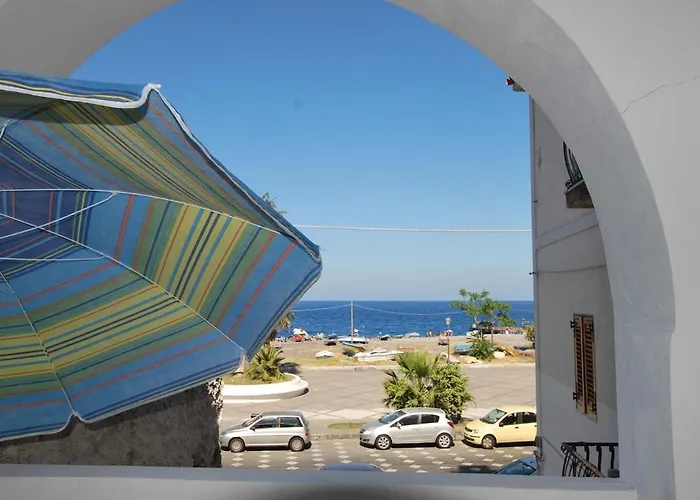 Cannella Flat Lipari Apartmán *